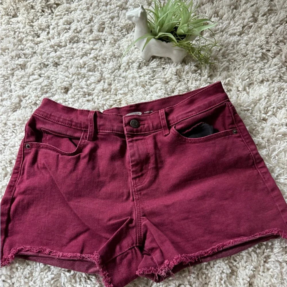 Old Navy Red Jean Shorts Fitted burgundy cute Frayed Hem - Picture 5 of 6